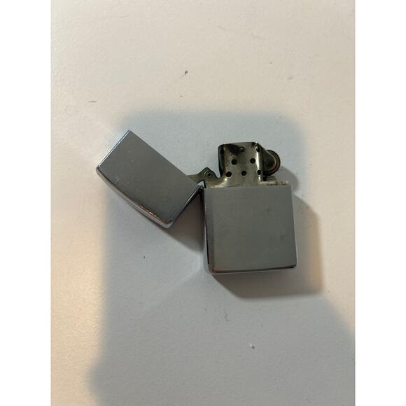 Vtg. 1950s Zippo Lighter – Bradford, PA – Pat. 251719 Untested - Picture 2 of 4